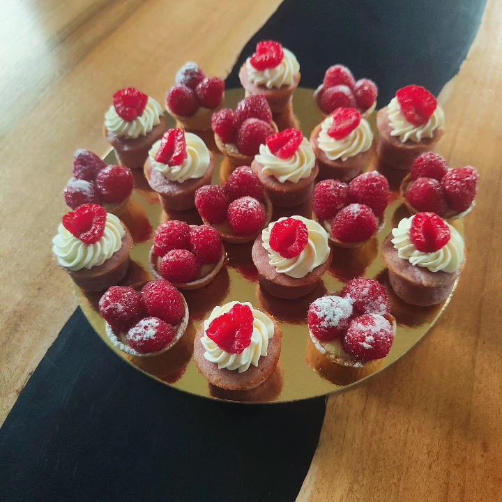 Mignardises a la framboise par Gourmet by Alison